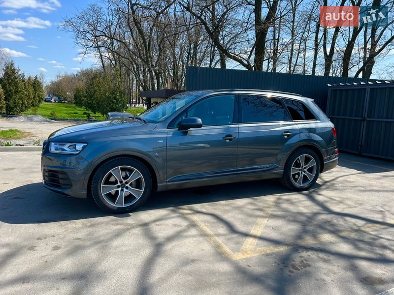 Внедорожник / Кроссовер Audi Q7 2016 в Умани