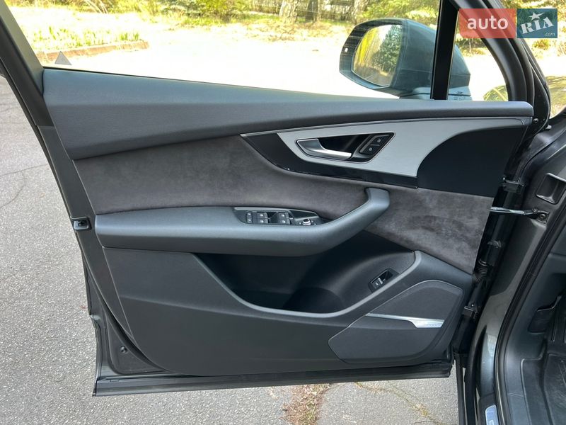 Внедорожник / Кроссовер Audi Q7 2016 в Умани