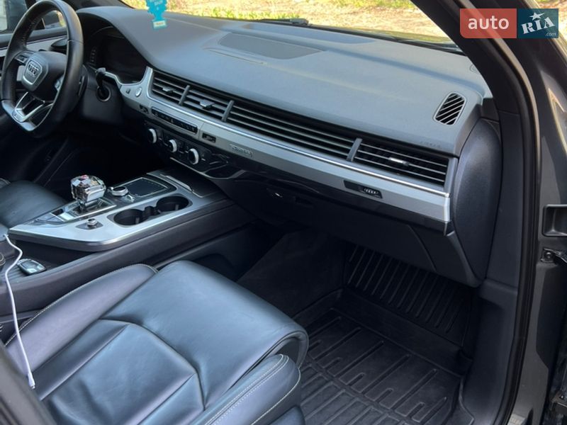 Внедорожник / Кроссовер Audi Q7 2016 в Умани
