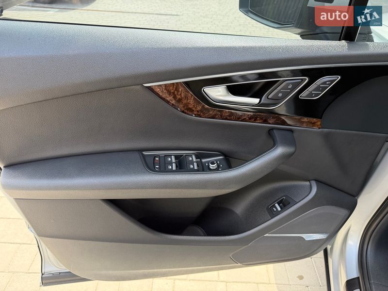 Позашляховик / Кросовер Audi Q7 2017 в Вінниці