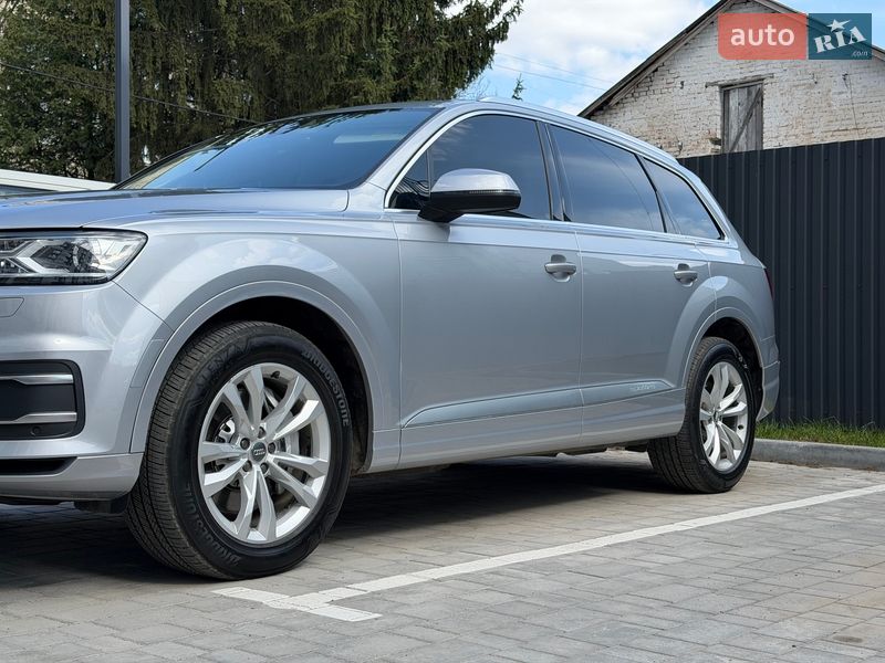 Позашляховик / Кросовер Audi Q7 2017 в Вінниці