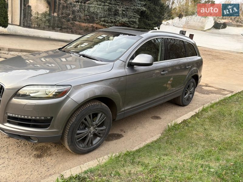 Внедорожник / Кроссовер Audi Q7 2011 в Черновцах