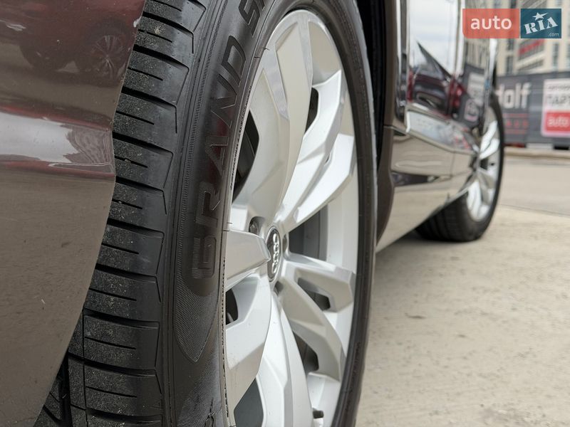 Позашляховик / Кросовер Audi Q7 2017 в Києві