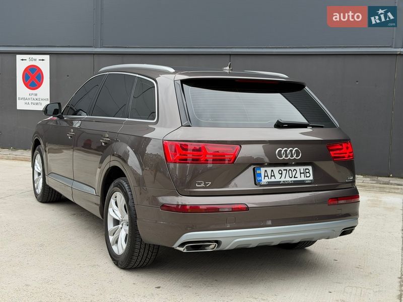 Позашляховик / Кросовер Audi Q7 2017 в Києві