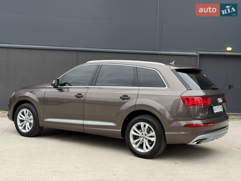 Позашляховик / Кросовер Audi Q7 2017 в Києві