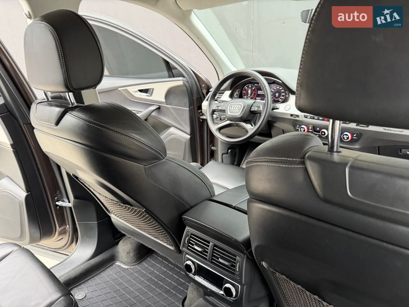 Позашляховик / Кросовер Audi Q7 2017 в Києві