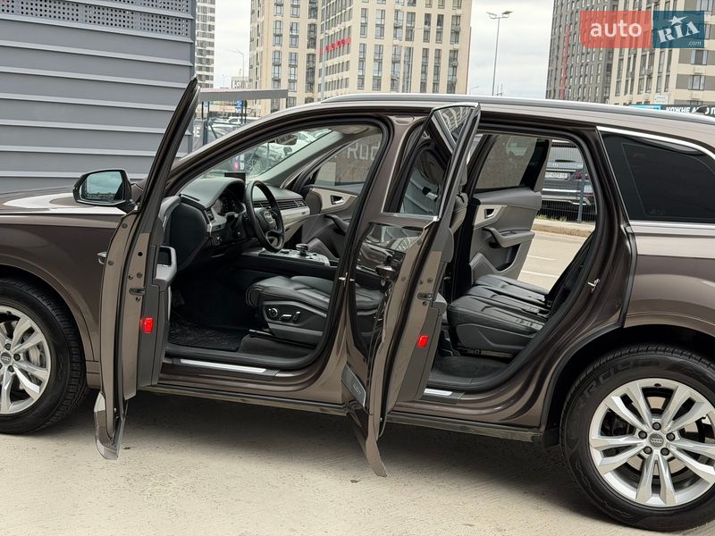 Позашляховик / Кросовер Audi Q7 2017 в Києві
