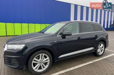Позашляховик / Кросовер Audi Q7 2016 в Рівному