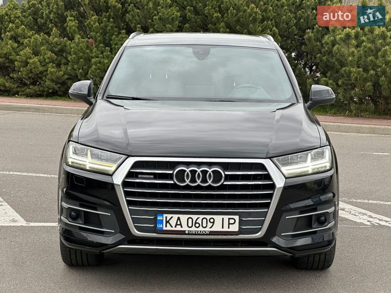 Позашляховик / Кросовер Audi Q7 2017 в Києві