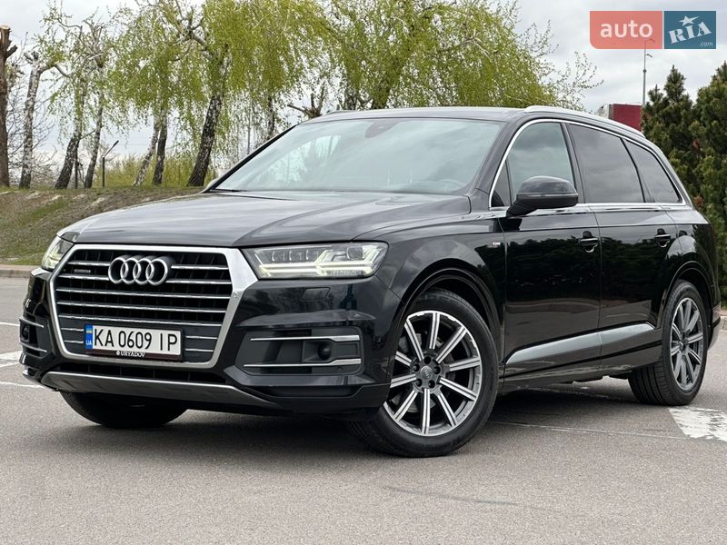 Позашляховик / Кросовер Audi Q7 2017 в Києві