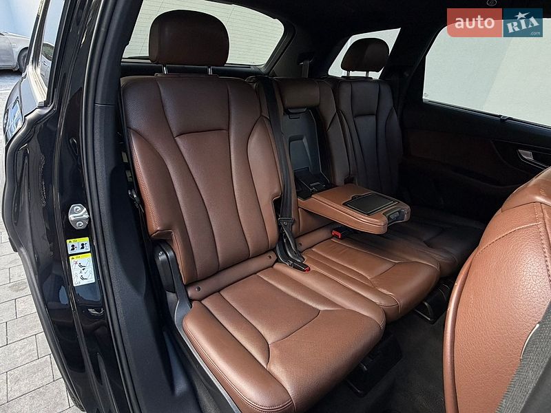 Внедорожник / Кроссовер Audi Q7 2017 в Ровно
