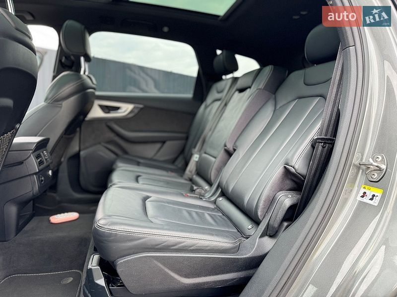 Внедорожник / Кроссовер Audi Q7 2016 в Ровно