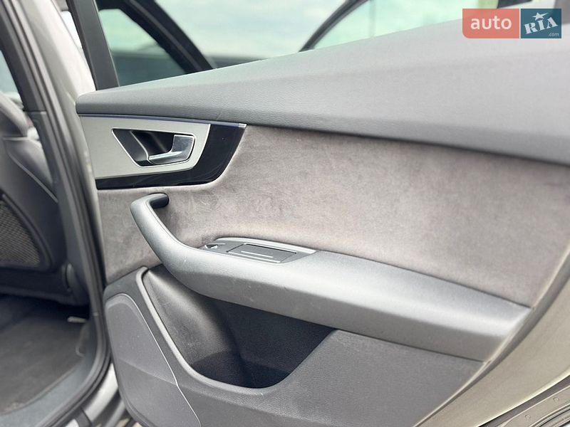 Внедорожник / Кроссовер Audi Q7 2016 в Ровно