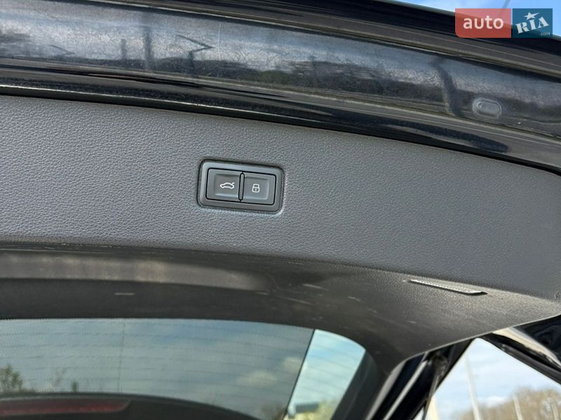Внедорожник / Кроссовер Audi Q7 2017 в Ровно