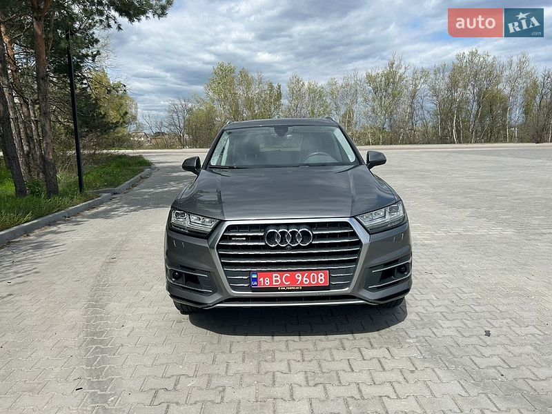 Внедорожник / Кроссовер Audi Q7 2016 в Днепре