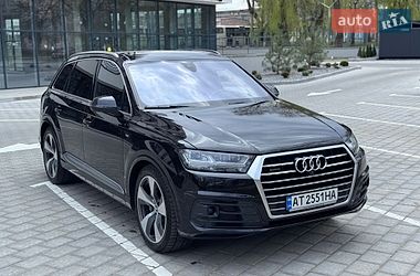 Позашляховик / Кросовер Audi Q7 2017 в Рівному