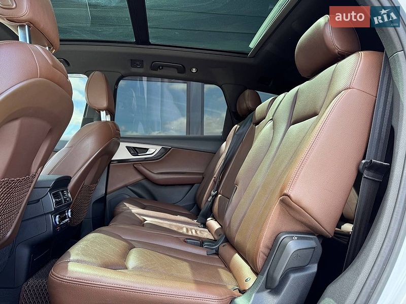 Внедорожник / Кроссовер Audi Q7 2016 в Ровно