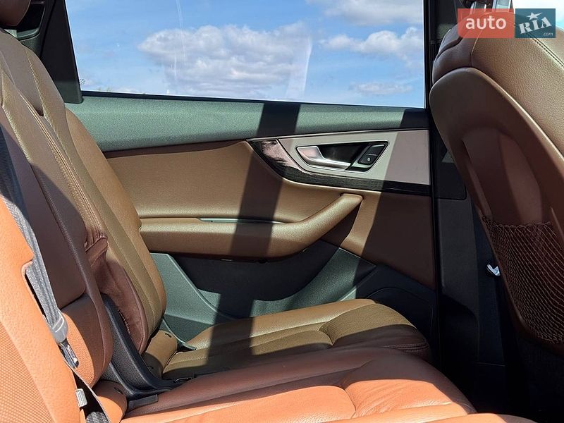 Внедорожник / Кроссовер Audi Q7 2016 в Ровно