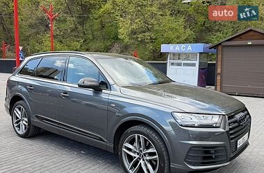 Позашляховик / Кросовер Audi Q7 2017 в Києві
