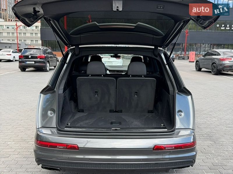 Позашляховик / Кросовер Audi Q7 2017 в Києві