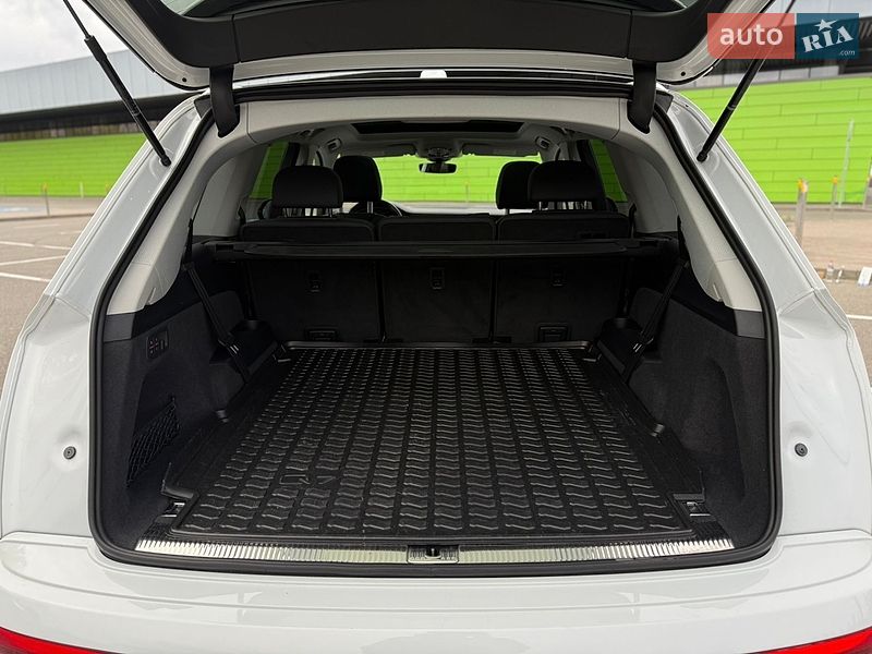 Внедорожник / Кроссовер Audi Q7 2022 в Киеве