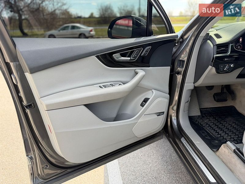 Внедорожник / Кроссовер Audi Q7 2018 в Киеве