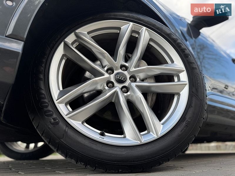 Внедорожник / Кроссовер Audi Q7 2017 в Дрогобыче