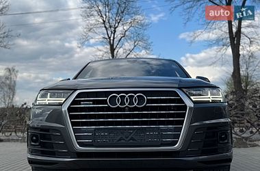 Внедорожник / Кроссовер Audi Q7 2017 в Дрогобыче