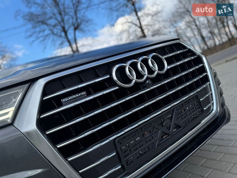 Внедорожник / Кроссовер Audi Q7 2017 в Дрогобыче