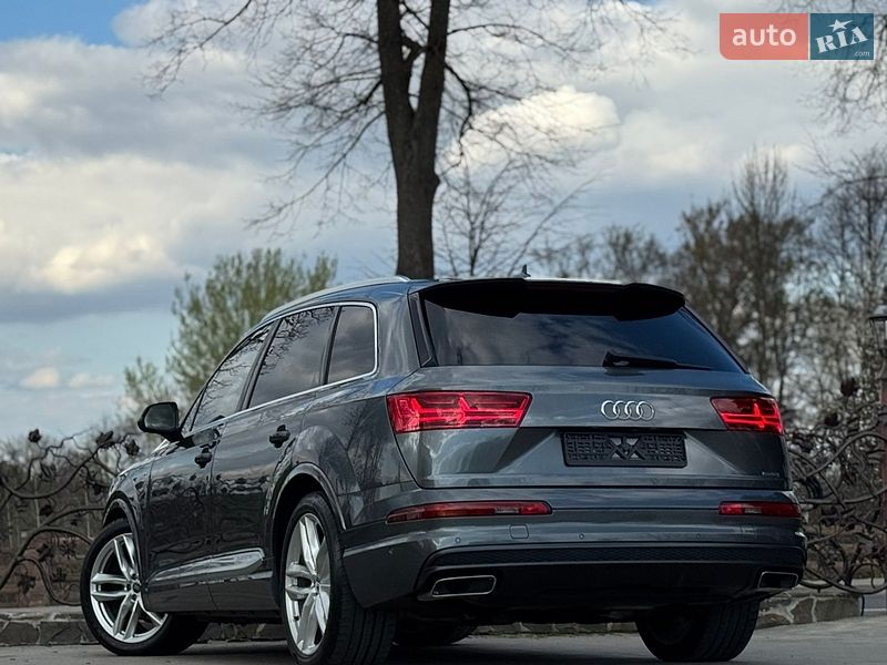 Внедорожник / Кроссовер Audi Q7 2017 в Дрогобыче