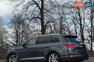 Внедорожник / Кроссовер Audi Q7 2017 в Дрогобыче
