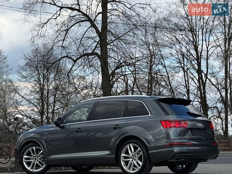 Внедорожник / Кроссовер Audi Q7 2017 в Дрогобыче