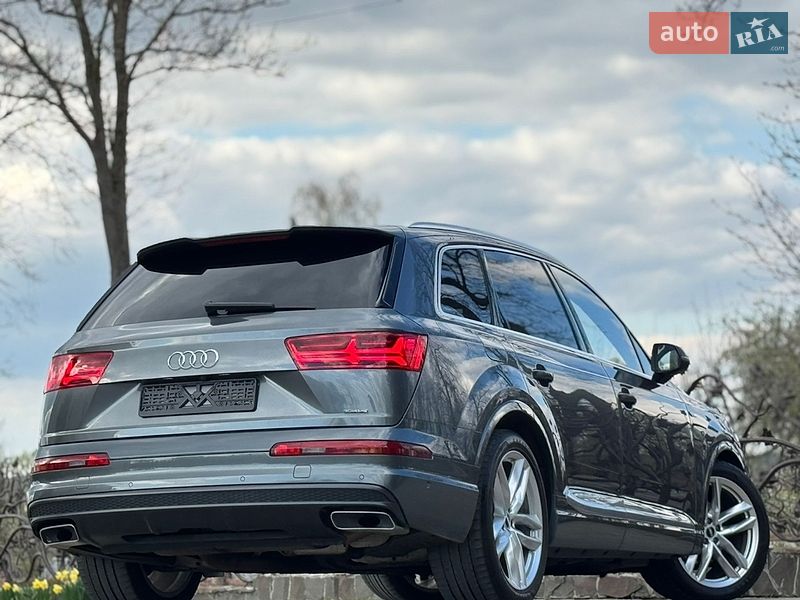 Внедорожник / Кроссовер Audi Q7 2017 в Дрогобыче