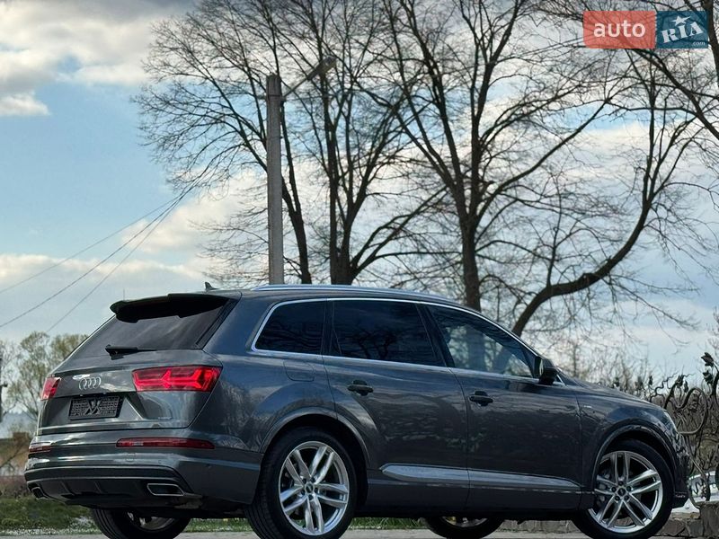 Внедорожник / Кроссовер Audi Q7 2017 в Дрогобыче