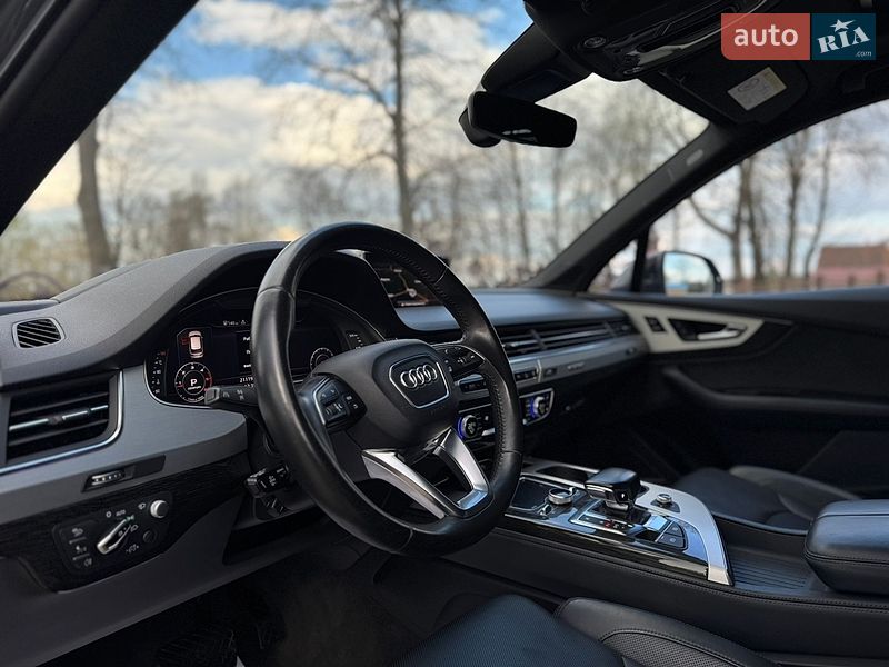 Внедорожник / Кроссовер Audi Q7 2017 в Дрогобыче