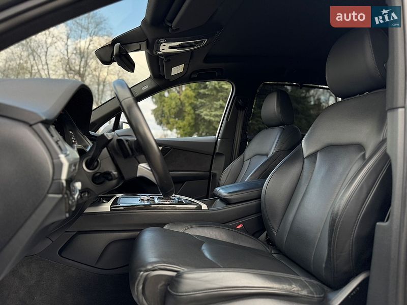 Внедорожник / Кроссовер Audi Q7 2017 в Дрогобыче