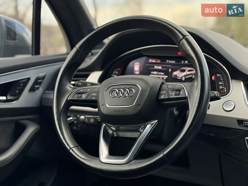 Внедорожник / Кроссовер Audi Q7 2017 в Дрогобыче