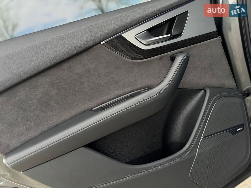 Внедорожник / Кроссовер Audi Q7 2017 в Дрогобыче
