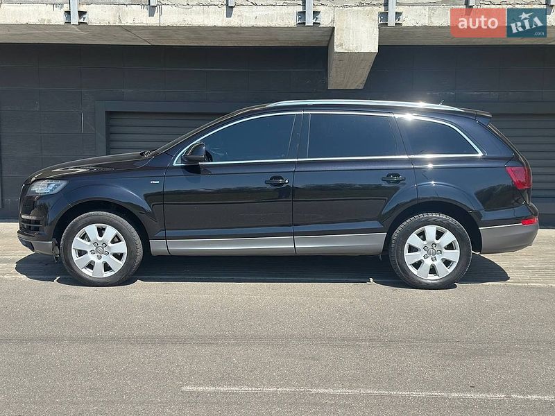 Позашляховик / Кросовер Audi Q7 2013 в Києві