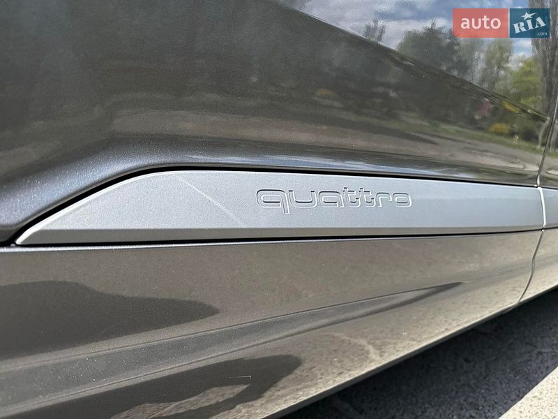 Позашляховик / Кросовер Audi Q7 2016 в Києві