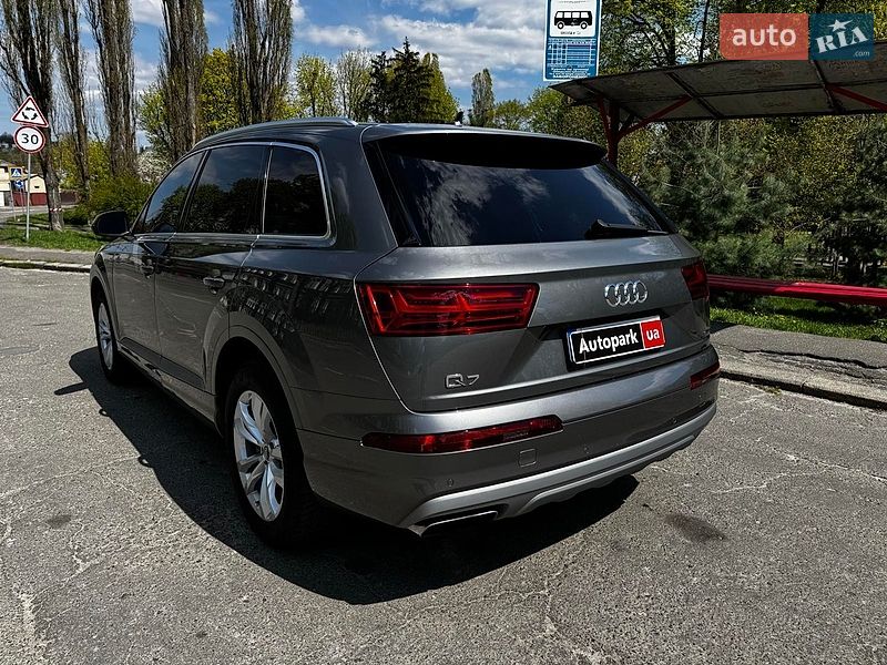 Позашляховик / Кросовер Audi Q7 2016 в Києві