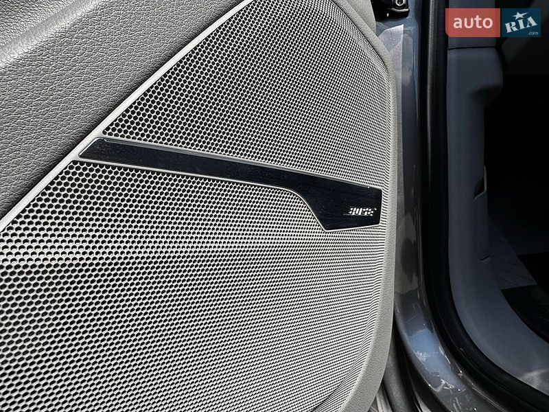 Позашляховик / Кросовер Audi Q7 2016 в Києві