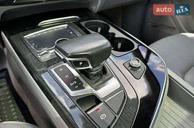 Позашляховик / Кросовер Audi Q7 2016 в Києві