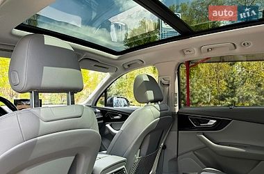 Позашляховик / Кросовер Audi Q7 2016 в Києві