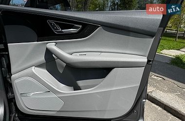 Позашляховик / Кросовер Audi Q7 2016 в Києві