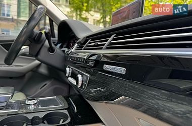 Позашляховик / Кросовер Audi Q7 2016 в Києві
