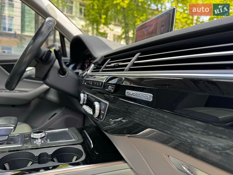 Позашляховик / Кросовер Audi Q7 2016 в Києві