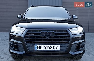 Позашляховик / Кросовер Audi Q7 2016 в Сарнах