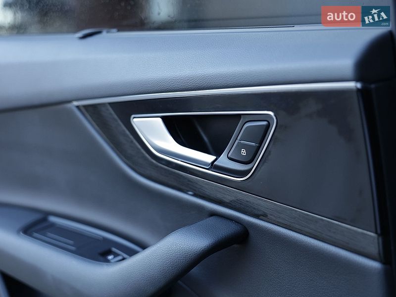 Внедорожник / Кроссовер Audi Q7 2016 в Сарнах