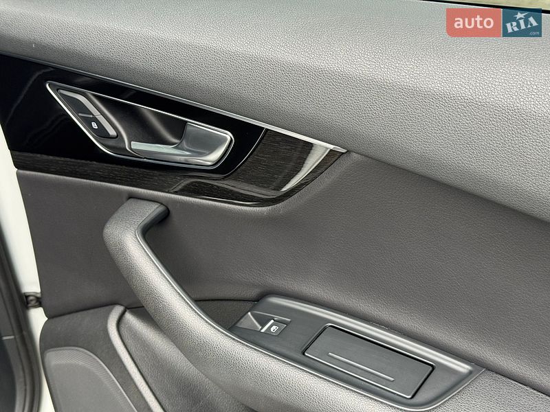 Внедорожник / Кроссовер Audi Q7 2017 в Киеве